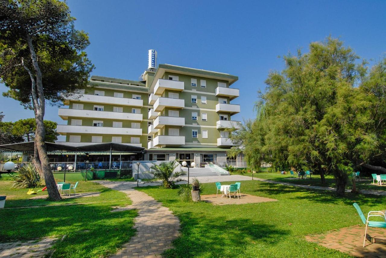 Hotel Smeraldo Джуліанова Екстер'єр фото