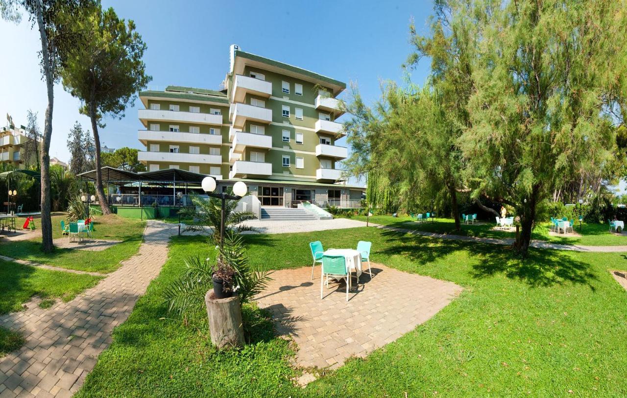 Hotel Smeraldo Джуліанова Екстер'єр фото