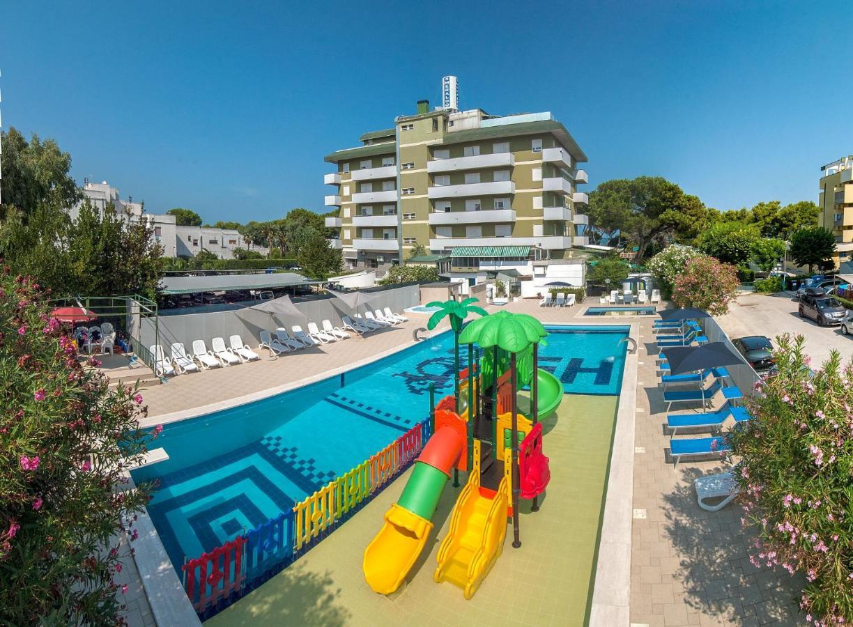 Hotel Smeraldo Джуліанова Екстер'єр фото