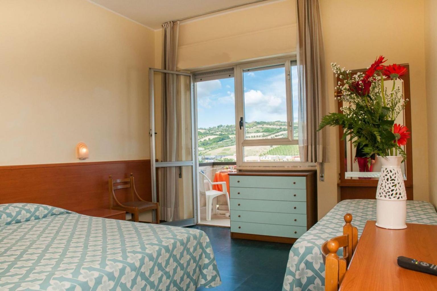 Hotel Smeraldo Джуліанова Екстер'єр фото