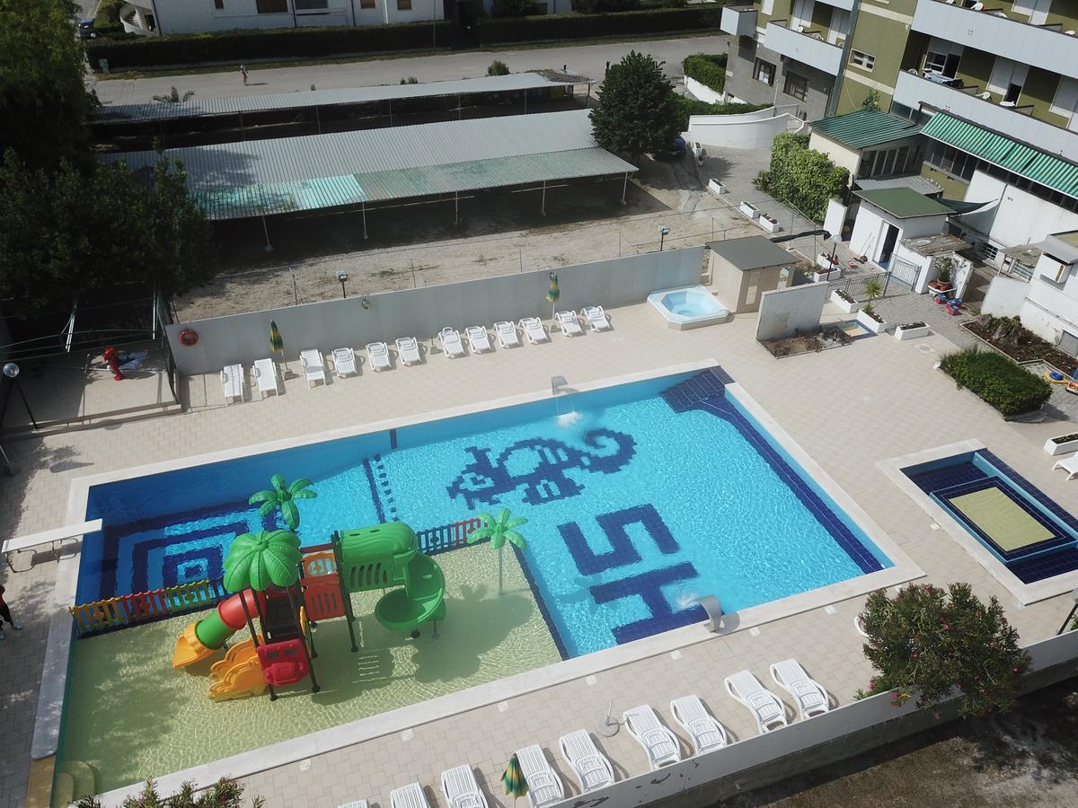 Hotel Smeraldo Джуліанова Екстер'єр фото